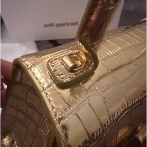 ⚡️⚡️SELF PORTRAIT GOLD BOW CROC BAG⚡️⚡️ - Picture 5 of 10